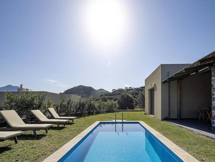 Ferienhaus für 4 Personen, mit Balkon und Terrasse sowie Garten und Pool in Plakias