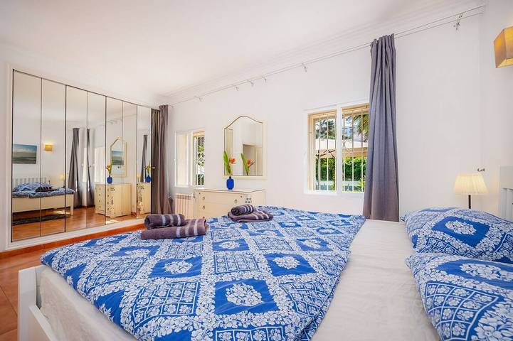 Chalet für 6 Personen, mit Garten und Pool sowie Terrasse in El Arenal - 2