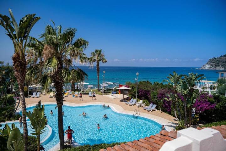 Hotel für 3 Personen, mit Garten und Pool sowie Kinderpool