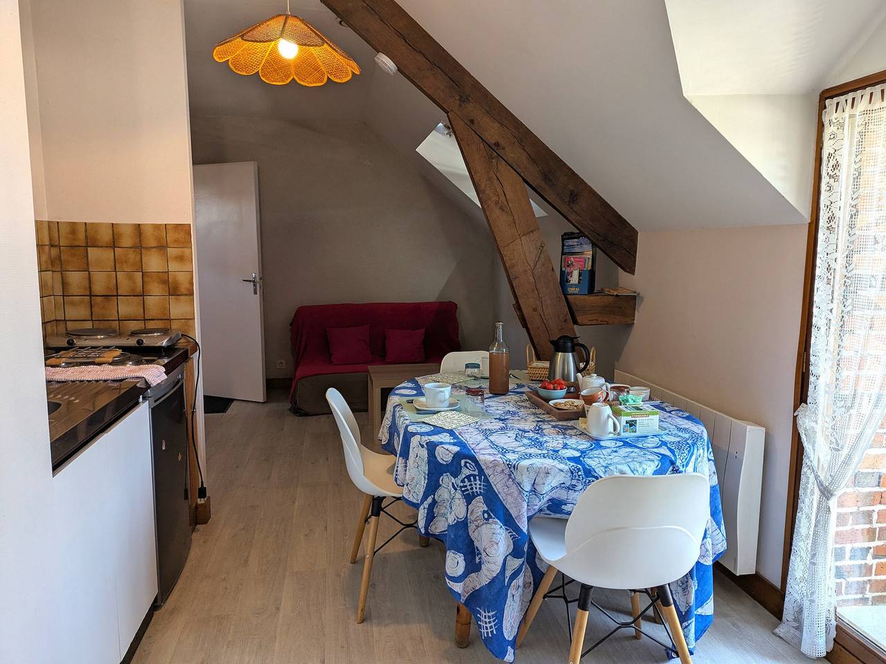 Room for 2 with private bathroom and breakfast included in Gidy, Loire Valley