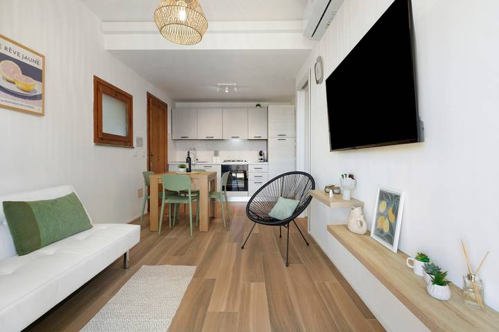 Entire apartment, Apartment 'Salsedine's House' with Private Garden, Wi-Fi and Air Conditioning in Arboriamar, Sorso