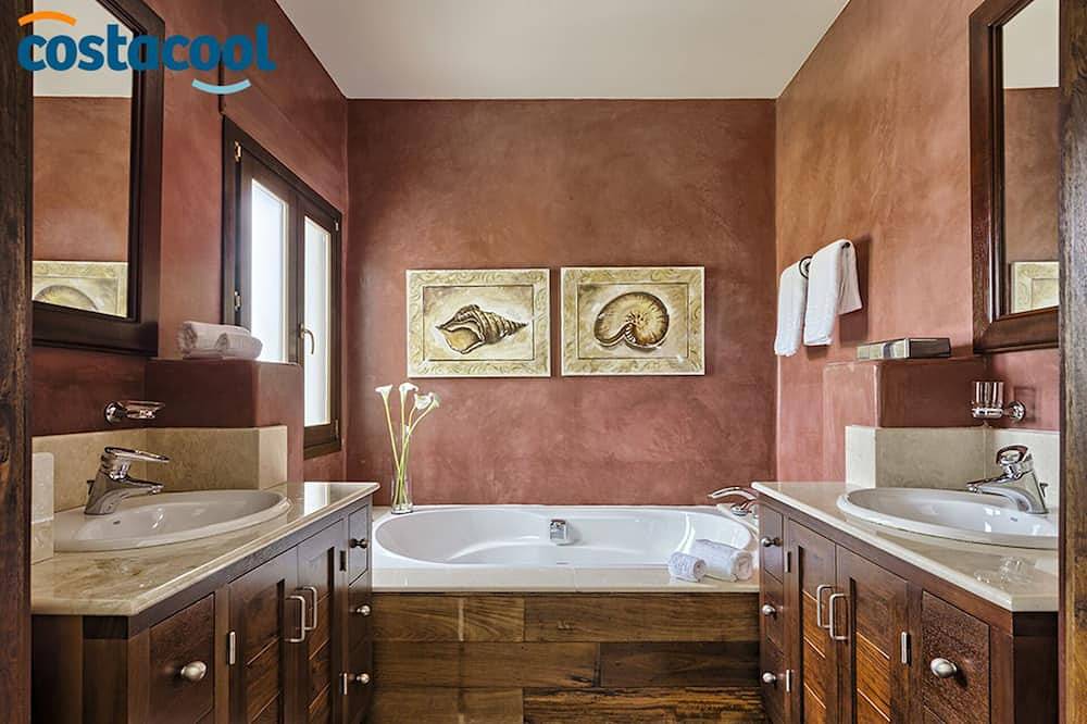 Villa de lujo con piscina privada (limpieza salida  incl.) in Benalup-Casas Viejas, Costa de la Luz