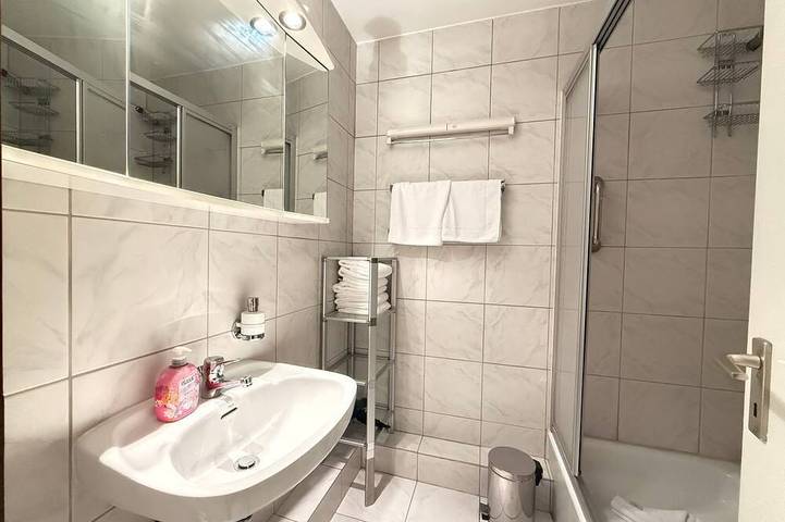 Ganze Wohnung, Residenz am Hang - 2 Zimmerapartment mit Balkon und Teilmeerblick, Sauna im Haus in Scharbeutz, Ostholstein