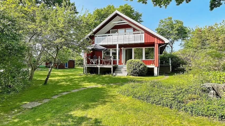 Ferienhaus mit Meerblick für 9 Personen, mit Balkon