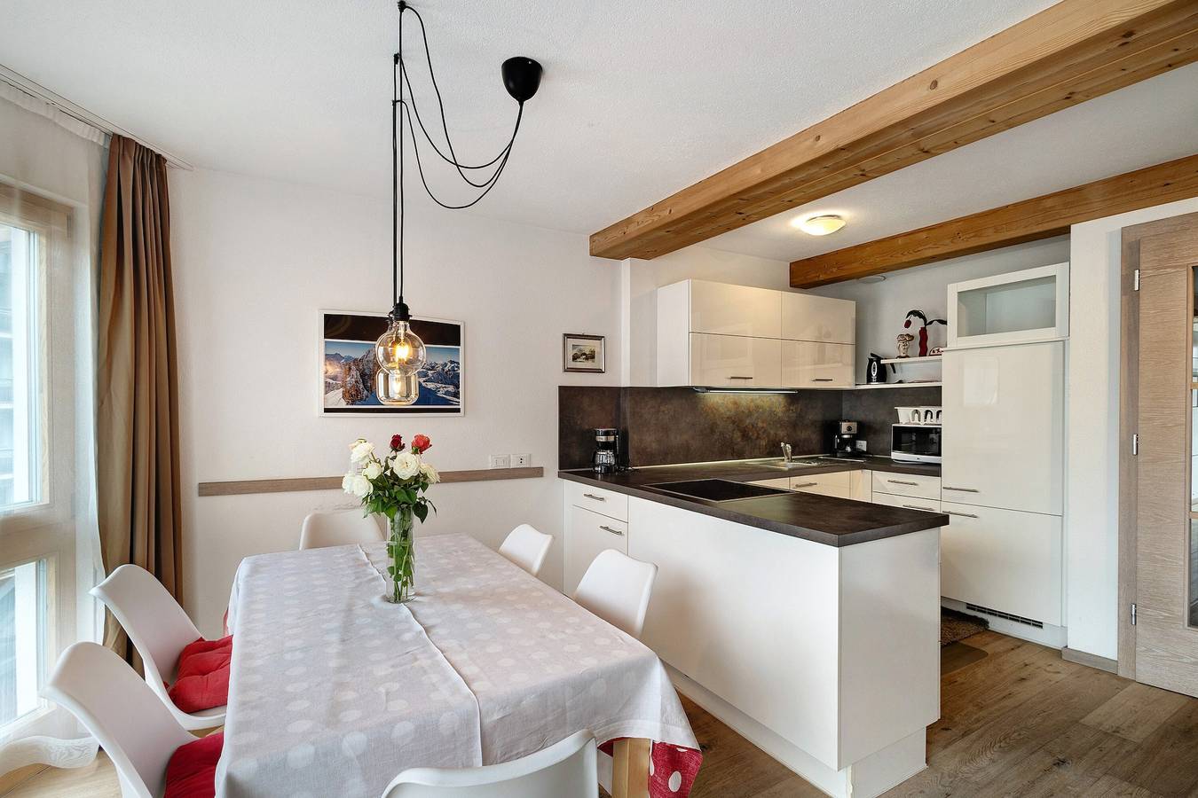 Ganze Wohnung, Ferienwohnung 'Ciasa Irene' in Pistennähe mit Bergblick, Terrasse & Wlan in La Villa, Abtei