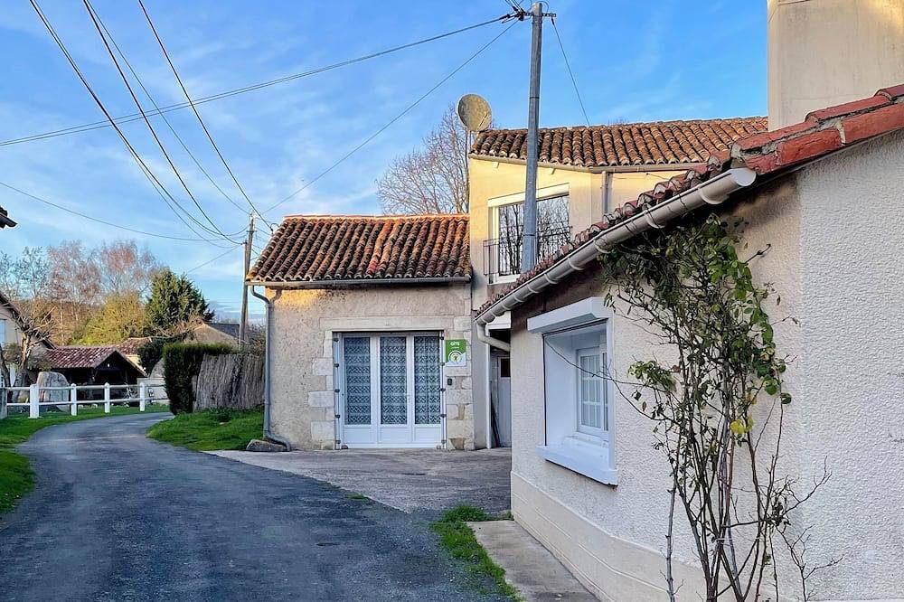 Gîte de 6 pers dans au bord de la Vienne votre évasion nature entre Terre et Eau in Persac, Vienne (France)