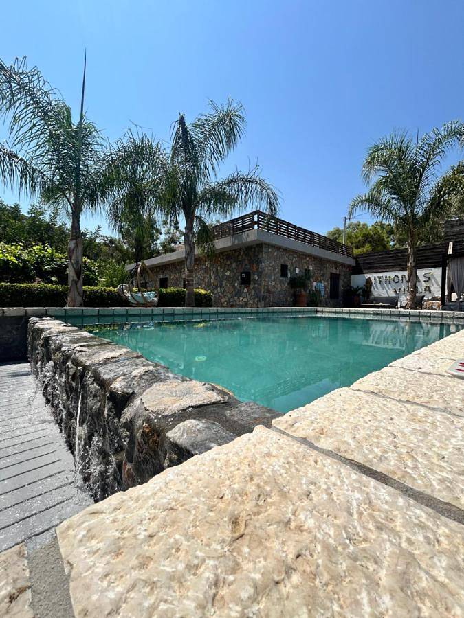 Ferienhaus für 8 Personen, mit Balkon und Terrasse sowie Garten und Kinderpool in Archangelos