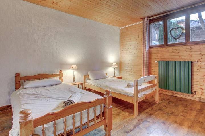Gîte pour 8 personnes, avec jardin et terrasse, animaux acceptés à Essert-Romand - 3