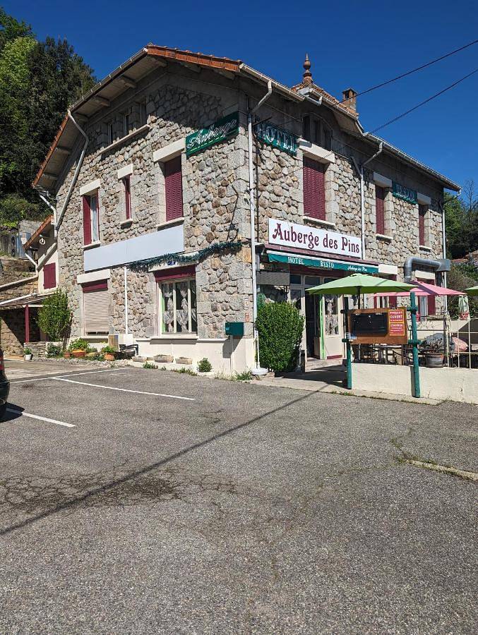 Hôtel pour 3 personnes, avec Terrasse et Jardin à Aubenas