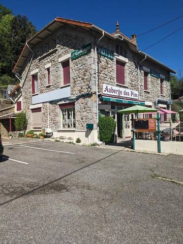 Hôtel pour 2 personnes, avec vue ainsi que jardin et terrasse à Aubenas