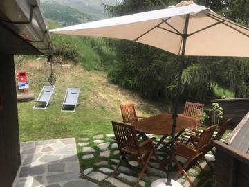 Gîte pour 5 personnes, avec vue et balcon dans Antagnod