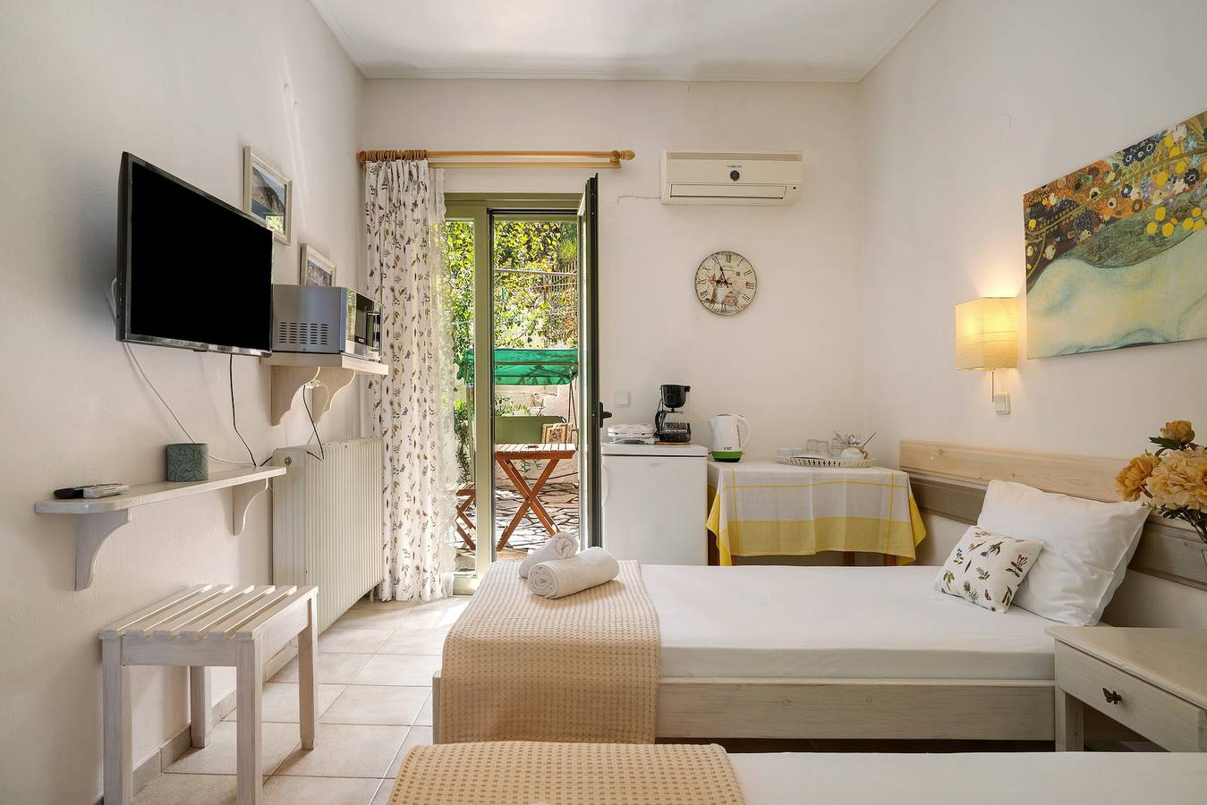 Apartamento estudio 'Nontas Home 20' con vistas a la montaña, Wi-Fi y aire acondicionado. in Kalamitsi, Grecia