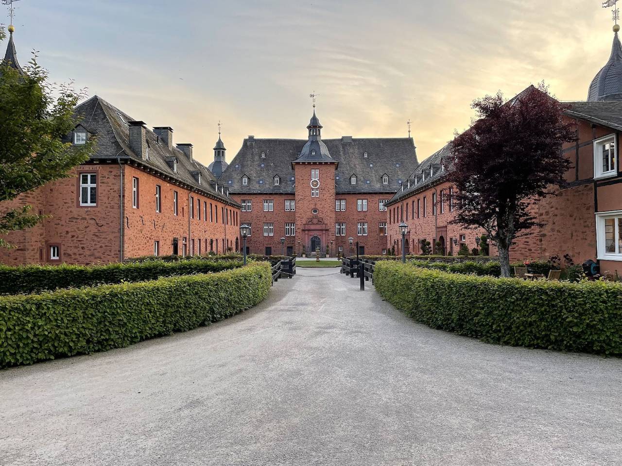 Ganze Wohnung, Ferienwohnung "Alte Schlossbibliothek“ mit Wlan in Kirchhundem, Sauerland