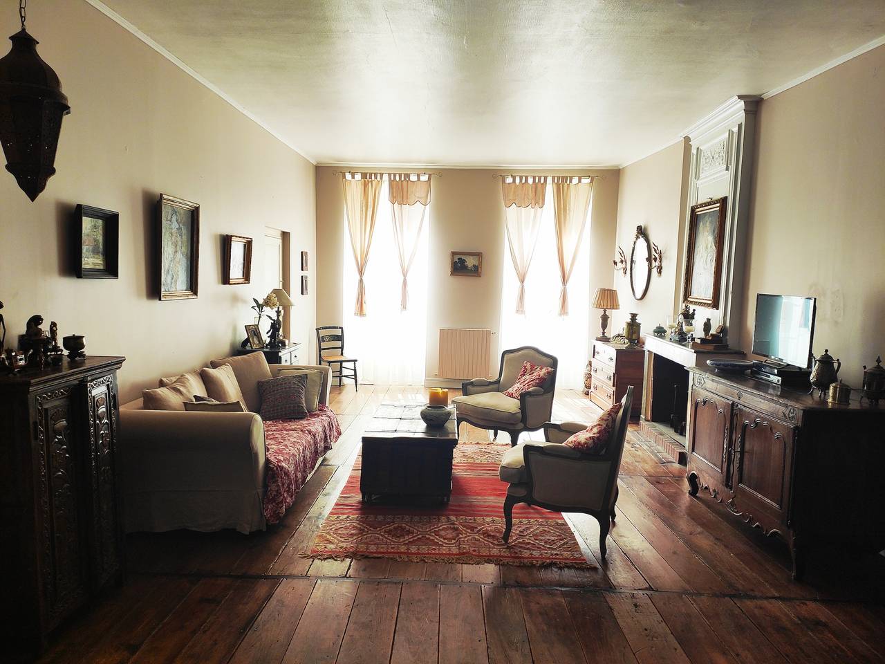 4 Bed Villa - Sleeps 8 - Garden - Fireplace in Port-Sainte-Foy-et-Ponchapt, Périgord Pourpre