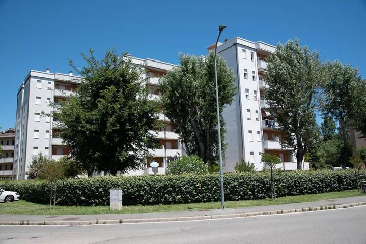 Location de vacances pour 5 personnes, avec terrasse ainsi que vue et jardin, animaux acceptés à Lido Adriano - 2