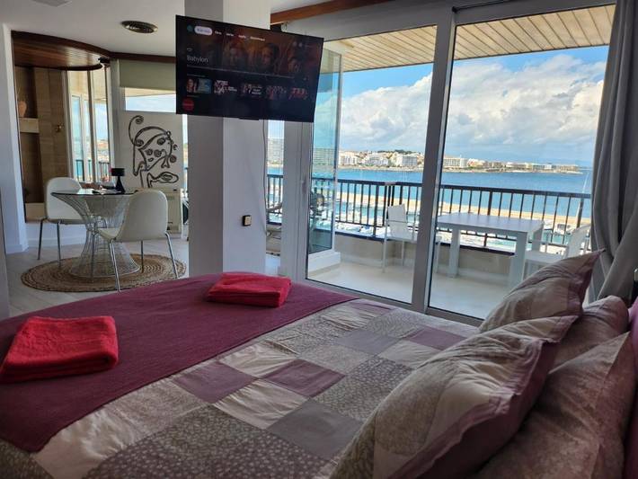 Chambre d’hôte pour 2 personnes, avec balcon ainsi que vue et piscine à L'Escala - 3