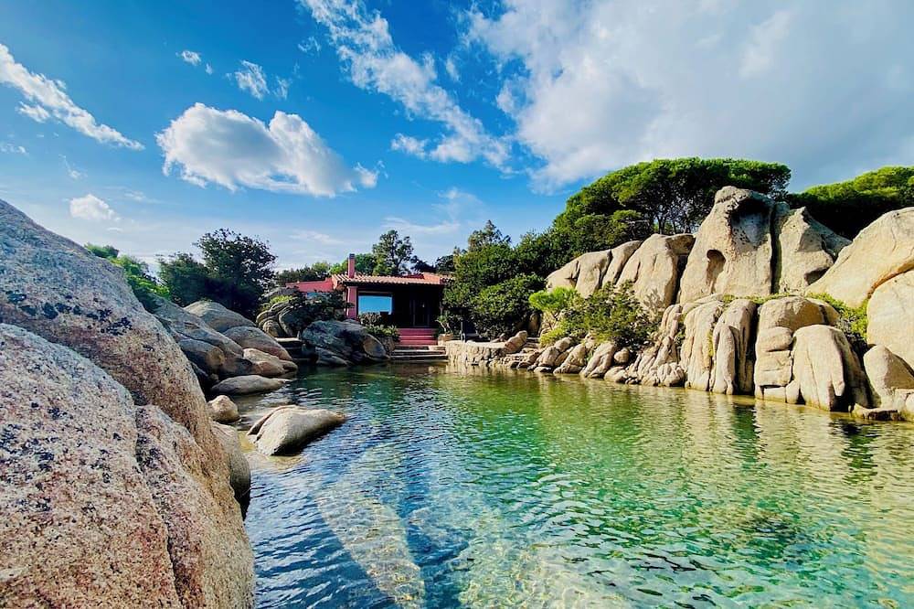 Villa Mica - Vier Schlafzimmer Villa, Schläft 8 in Spiaggia di Giardinelli, La Maddalena