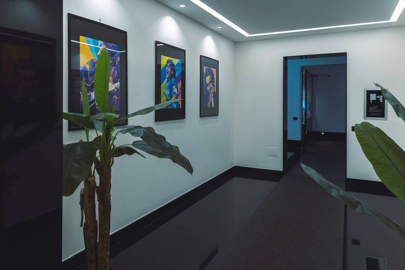 Entire apartment, Apartment 'Superior  - Zona Lungomare' with Balcony, Wi-Fi and Air Conditioning in Naples, Naples Province