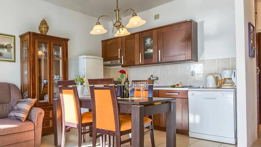 Gîte pour 6 personnes, avec terrasse, animaux acceptés à Rogoznica - 4