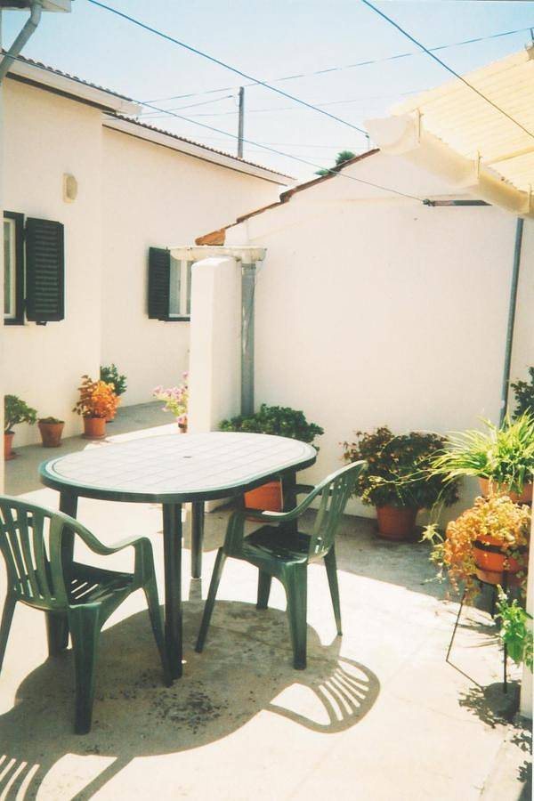 Casa Baptista I in Marinha Grande, Leiria distrito