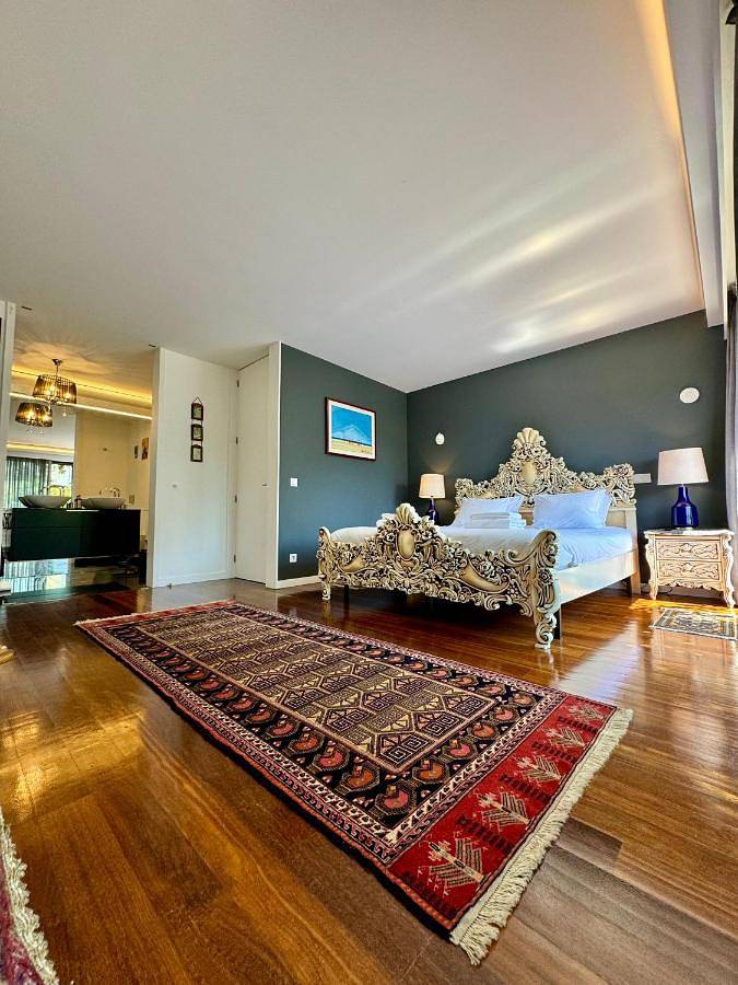 Exclusive Luxury Villa with S-pool & Garden in Πόρτο, Porto District
