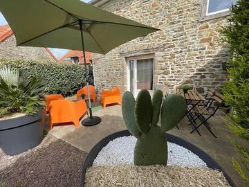 Gîte pour 4 personnes, avec terrasse et jardin à Dragey-Ronthon
