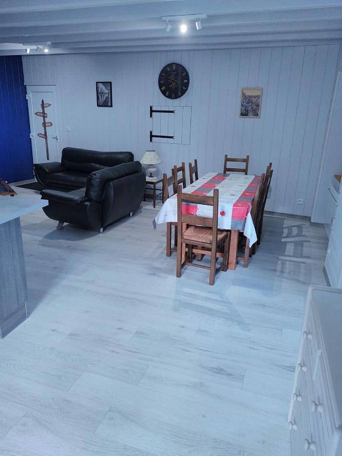 Three-Bedroom House in La Chapelle-Agnon, Région d'Ambert