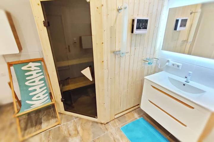 Ganze Wohnung, Wellness- Hottub & Sauna- Pet Friendly- Hiking in Keutschach am See, Klagenfurt-Land