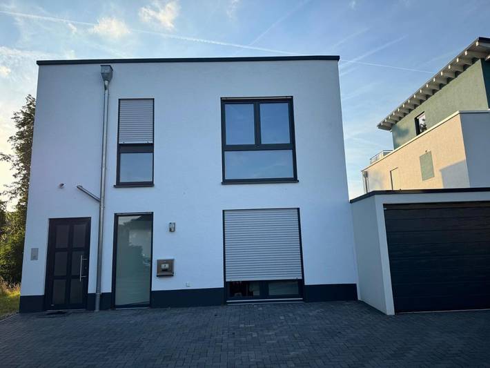 Ferienwohnung für 7 Personen, mit Balkon und Terrasse sowie Garten und Ausblick in Kürten