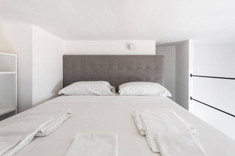 Apartamento entero, Lofty loft - Bicocca Village /Smart Lock in Milán, Provincia de Milan