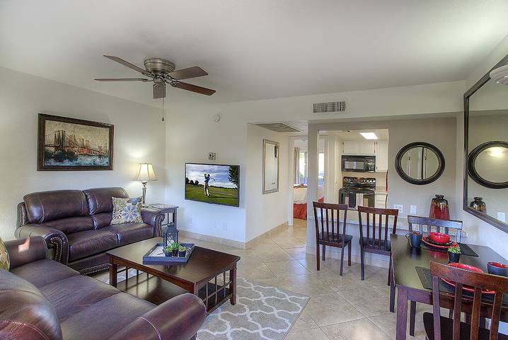 Vacation rental for 2 people, with balcony and pool as well as hot tub in Scottsdale