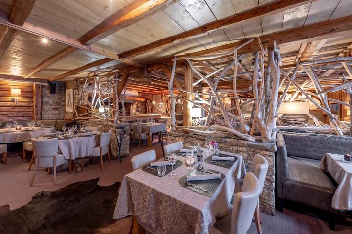 Hôtel pour 4 personnes, avec piscine et jacuzzi ainsi que terrasse et sauna dans Patinoire De Meribel - 4