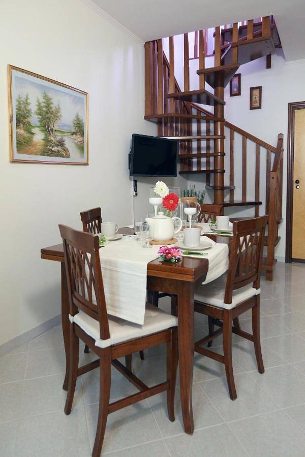 Location de vacances pour 4 personnes, avec Balcon ainsi que Terrasse et Vue à Minervino Murge