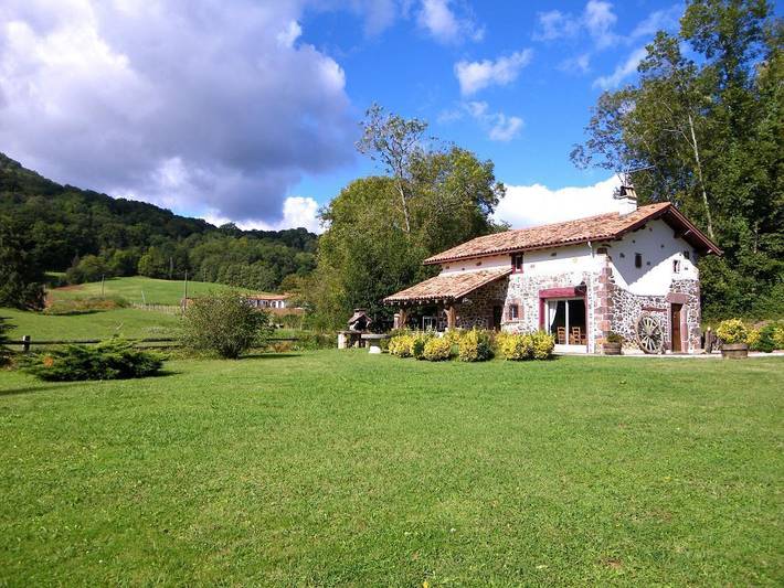 Gîte pour 6 personnes, avec Terrasse et Jardin