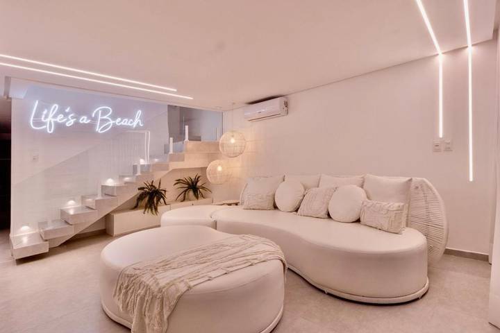 Villa para 12 pessoas, com piscina e vista e ainda jardim and piscina infantil em Porto de Pedras