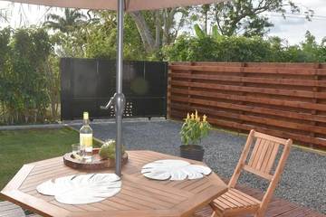 Gîte pour 2 personnes, avec jardin ainsi que vue et terrasse à Lamentin (Guadeloupe)