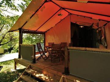 Glamping for 5 People in Peyrillac-et-Millac, Périgord Noir, Photo 2