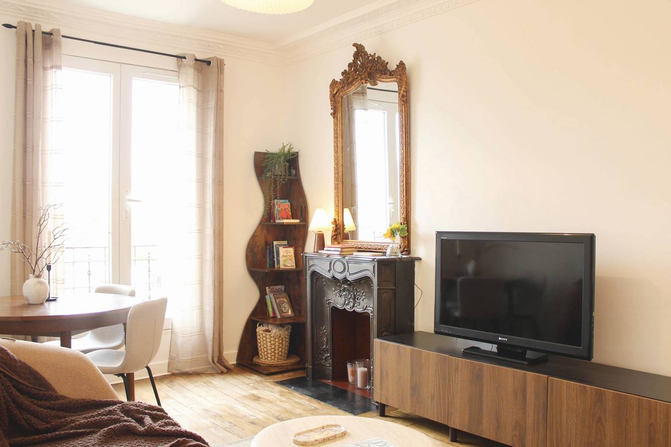 Entire apartment, Bright Apartment at the Gates of Paris in Saint-Denis, Seine-Saint-Denis