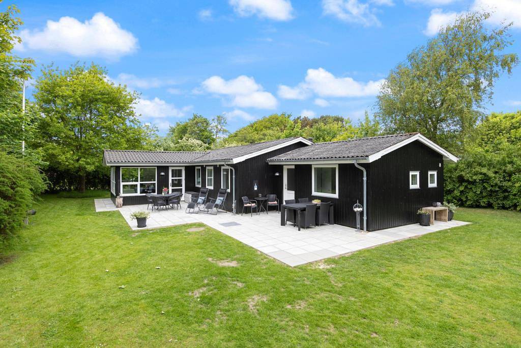 Klassisches Ferienhaus mit Sauna für die kleine Familie in Bork Havn  in Bork Havn, Ringkøbing Fjord
