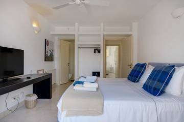 Villa for 6 People in Poseidonia, Syros, Photo 2