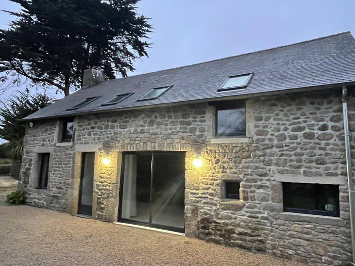 Gîte pour 7 personnes, avec jardin à Montfarville