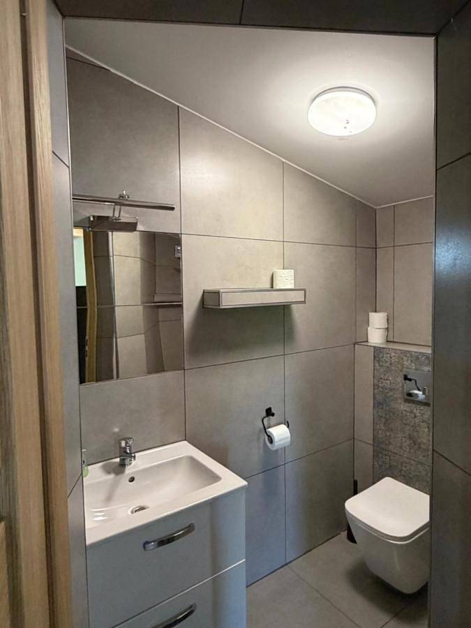 Apartament wakacyjny dla 6 osób, z Balkon i Jacuzzi oraz Taras i Ogród w Mysłakowice