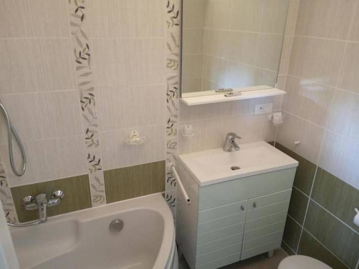 Chambre d’hôte pour 2 personnes, avec balcon et piscine ainsi que vue et jardin à Aramon - 4