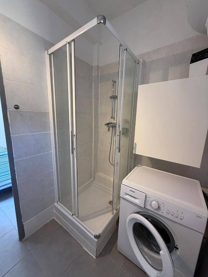 Appartement entier, One-Bedroom Apartment in Barjols, Région de Brignoles