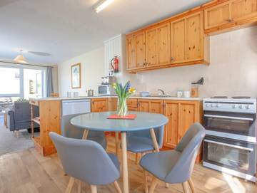 Chalet for 4 People in Cornwall, South West England, Photo 3