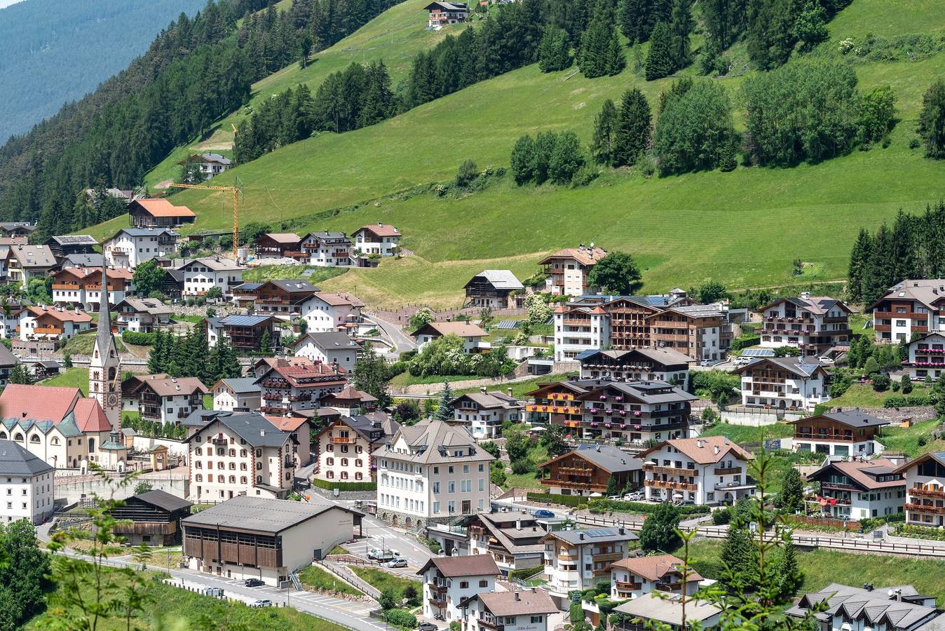 Ganze Wohnung, Ferienwohnung 'Hotel Residenz Gardena Sella' mit Bergblick, Garten und Wlan in St. Christina in Gröden, Dolomiti Superski