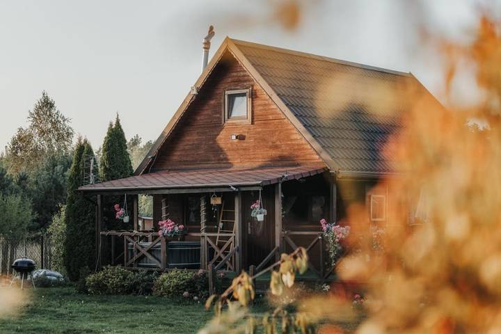 Domek letniskowy dla 6 osób, z ogród i sauna oraz jacuzzi w Mazowsze