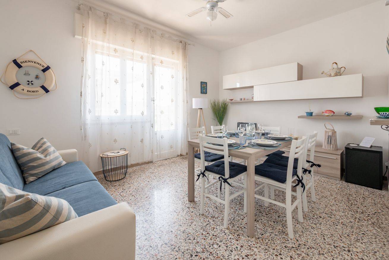 Entire apartment, Casa al Mare one step away from the beach! x6 in Fano (Municipality), Valle del Metauro