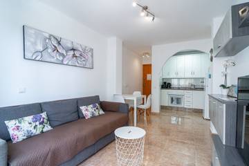 Apartment for 2 People in Nerja Centre, Nerja, Photo 2