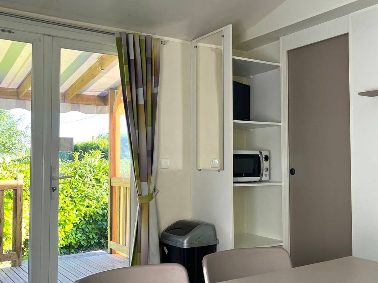 Mobile-home 4 pers avec terrasse in Angicourt, Oise